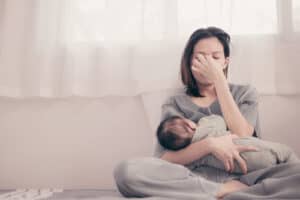 new mother suffers from insomnia