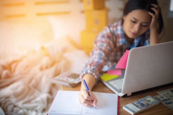 woman with many things to schedule